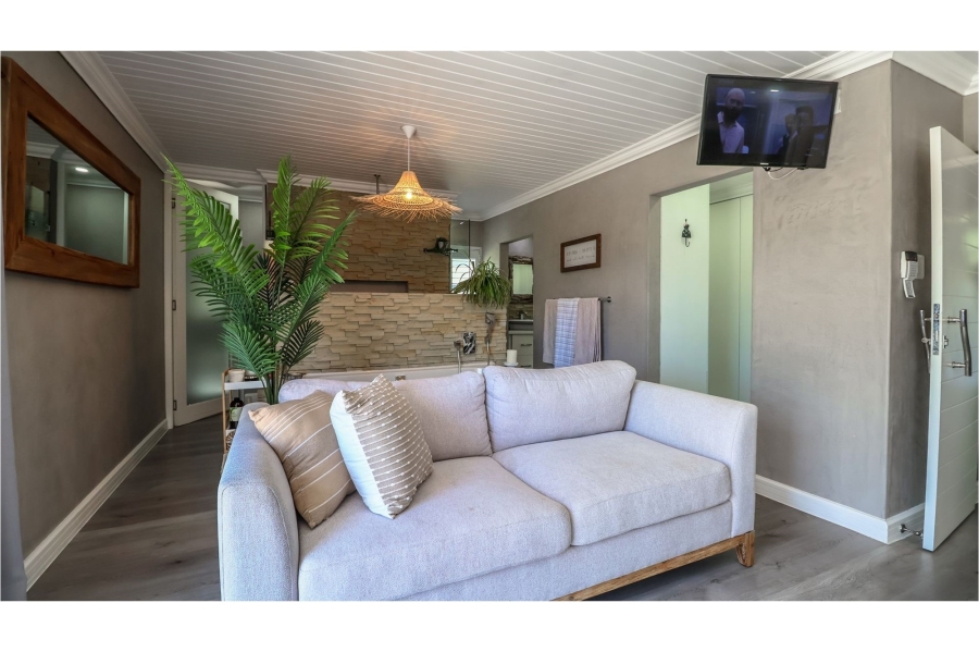 5 Bedroom Property for Sale in Num Num Cape Estate Western Cape
